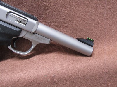 Smith & Wesson SW22 Victory 22 LR Semi 5.25