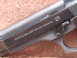 Beretta 96 40 S&W Semi 4.75