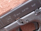Like New Austria Glock 19 Gen 5 9mm Semi 4