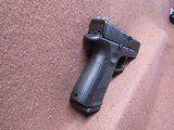 Like New Austria Glock 19 Gen 5 9mm Semi 4