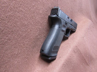 Like New Austria Glock 45 V 9 mm Semi 4