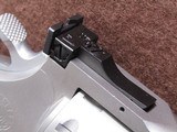 Like New Taurus Tracker 992 22 LR/WMR 9 Shot DA/SA 6.625