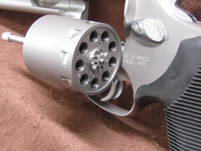 Like New Taurus Tracker 992 22 LR/WMR 9 Shot DA/SA 6.625