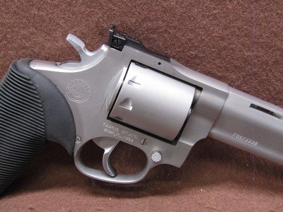 Like New Taurus Tracker 992 22 LR/WMR 9 Shot DA/SA 6.625