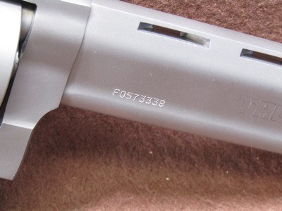 Like New Taurus Tracker 992 22 LR/WMR 9 Shot DA/SA 6.625