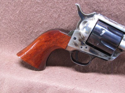 Like New A Uberti New Dakota Army 45 LC 6 Shot SA 7.5