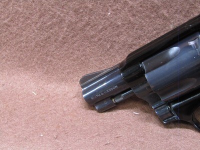 Smith & Wesson 37 Airweight 38 SPL 5 Shot DA/SA 2