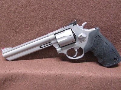 Like New Taurus 66 357 Mag 7 Shot DA/SA 6