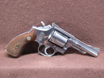 Smith & Wesson 67 No Dash 38 SPL 6 Shot DA/SA 4