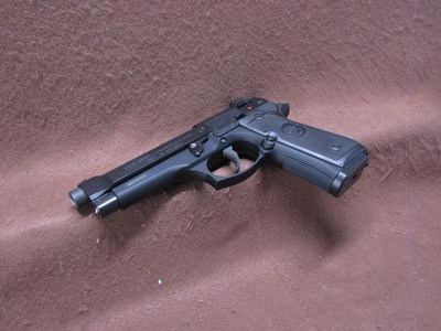 Like New Italy Beretta 92FS 9 mm Lasermax Green Laser 4.75