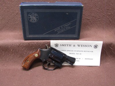 Smith & Wesson 36 Chief's Special 38 SPL 5 Shot DA/SA 2