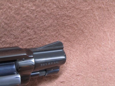 Smith & Wesson 36 Chief's Special 38 SPL 5 Shot DA/SA 2