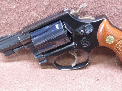 Smith & Wesson 36 Chief's Special 38 SPL 5 Shot DA/SA 2