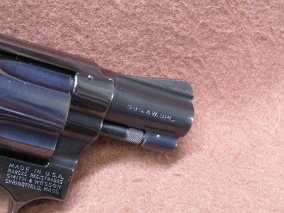Smith & Wesson 36 Chief's Special 38 SPL 5 Shot DA/SA 2