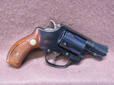 Smith & Wesson 36 Chief's Special 38 SPL 5 Shot DA/SA 2