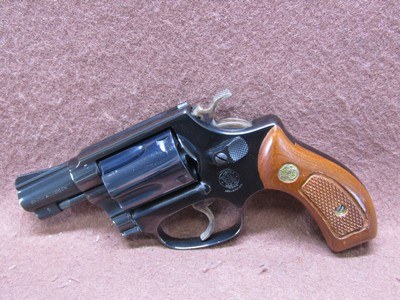 Smith & Wesson 36 Chief's Special 38 SPL 5 Shot DA/SA 2