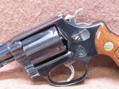 Smith & Wesson 36 Chiefs Special 38 SPL 5 Shot DA/SA 2
