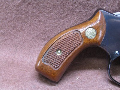 Smith & Wesson 36 Chiefs Special 38 SPL 5 Shot DA/SA 2