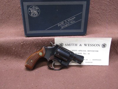 Smith & Wesson 36 Chiefs Special 38 SPL 5 Shot DA/SA 2
