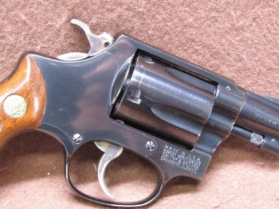 Smith & Wesson 36 Chiefs Special 38 SPL 5 Shot DA/SA 2