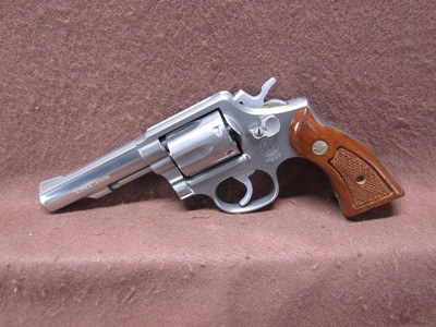 Smith & Wesson 64-5 Stainless 38 SPL 6 Shot DA/SA 4