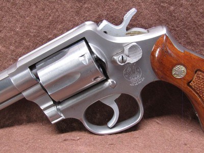 Smith & Wesson 64-5 Stainless 38 SPL 6 Shot DA/SA 4