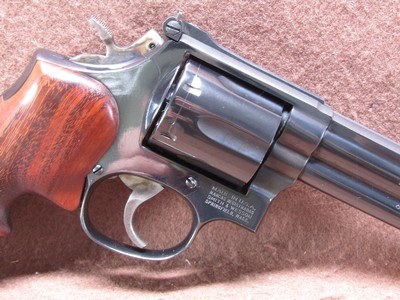 Smith & Wesson 586 Combat 357 Mag 6 Shot DA/SA 6