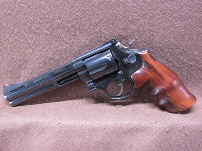 Smith & Wesson 586 Combat 357 Mag 6 Shot DA/SA 6