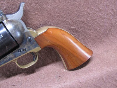 A Uberti 1873 Cattleman 44 Mag 6 Shot SA 7.5