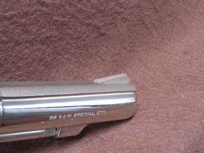 Smith & Wesson 10-6 38 SPL 6 Shot DA/SA 4