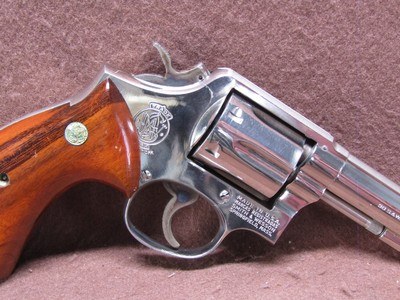 Smith & Wesson 10-6 38 SPL 6 Shot DA/SA 4