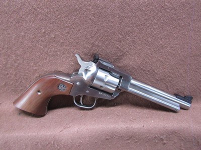 Ruger NM Single Six Convert 22 LR/Mag 6 Shot SA 5.5