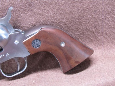 Ruger NM Single Six Convert 22 LR/Mag 6 Shot SA 5.5