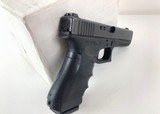 Glock 22 Gen 4 with night sights box 2 mags - 6 of 8