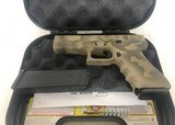 GLOCK 17 9mm GEN 3 CAMO +2 mags great condition - 1 of 7