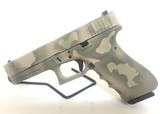 GLOCK 17 9mm GEN 3 CAMO +2 mags great condition - 2 of 7