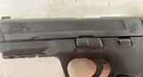 Smith & Wesson M&P 40 .40 S&W w/ night sights - 3 of 7
