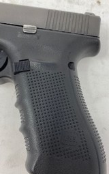 Glock 22 Gen 4 .40 S&W 15+1 w/ one magazine - great condition! - 7 of 15