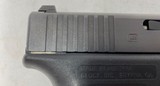 Glock 22 Gen 4 .40 S&W 15+1 w/ one magazine - great condition! - 11 of 15