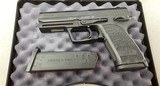 H&K m709001-A5 9MM USP USP9-V1 9 mm New in box - 1 of 12