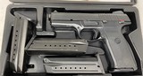 Used Ruger SR9B 9mm 17 rd 4 Mags - 1 of 2