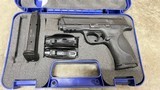Used police trade in Smith & Wesson M&P 40 40 S&W 2 Mags Night Sights - 1 of 2