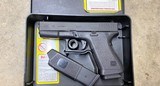 Used Glock 19 Gen 2 9mm Luger 2 Mags - 1 of 3