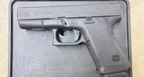 Used Glock 19 Gen 2 9mm Luger 2 Mags - 2 of 3