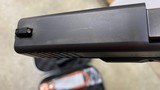 Used Glock 17 Gen 4 9mm Luger Night Sights Front Serrations - 4 of 4