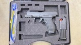 Used Walther Q4 SF 9mm Luger 2-15 rd Mags 2830019 - 1 of 1