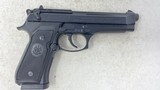 Beretta Model 92FS 9x19 17 rd one mag - used excellent! - 2 of 4