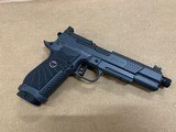 Wilson Combat EDC X9L 9mm Threaded Barrel
GRAY Optics Ready EDCX-LPR-9 - 2 of 2