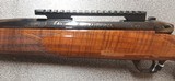 Weatherby Mark V Deluxe in 7mm Wby. Mag - Excellent Condition - 3 of 5