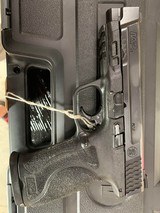 Smith & Wesson M&P Shield 2.0 45 ACP Night Sight 11531 Used Police Trade - 2 of 3